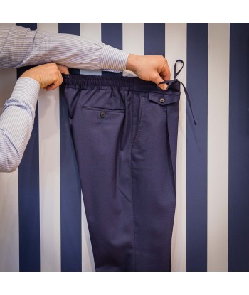 Pantalon napolitain joggpants bleu marine micro pied de poule Voir les baskets