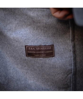 Sur-chemise en cachemire gris perle ouvre sa boutique