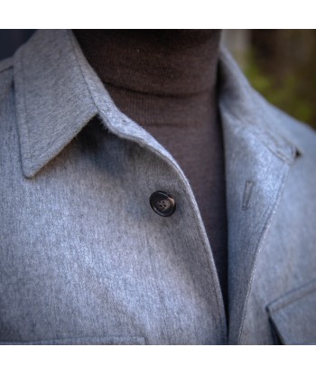 Sur-chemise en cachemire gris perle ouvre sa boutique