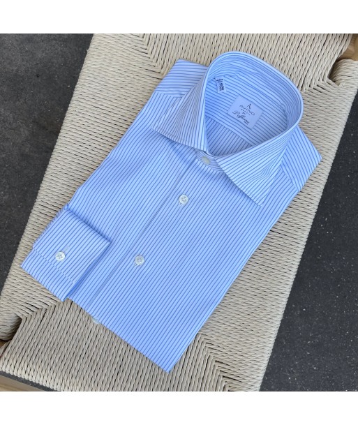 Chemise à fines rayures bleues sur fond blanc shop