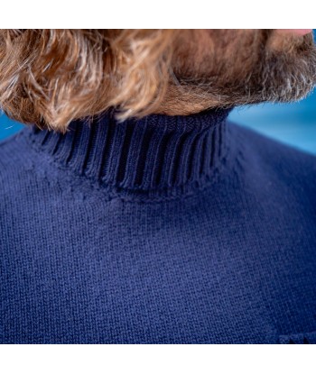 Pull col roulé bleu marine laine et cachemire est présent 