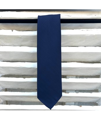 Cravate “Atelier” chevrons bleu marine 72 Toutes les collections ici