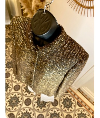 Veste paillettes d’or suggérées chez