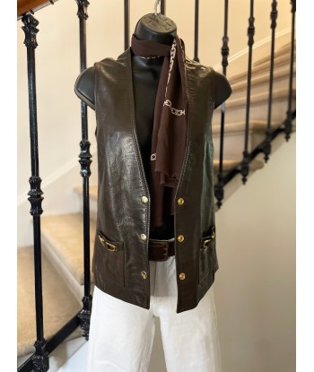 Gilet Calèche en cuir ouvre sa boutique